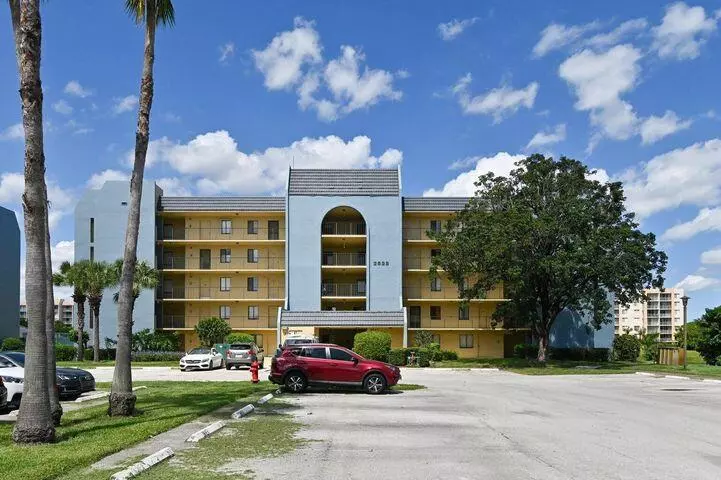2828 Tennis Club 502 DR 502, West Palm Beach, FL 33417