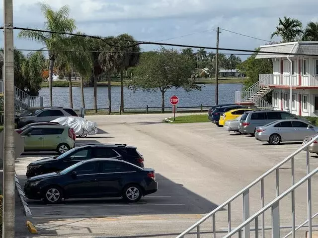 3280 Cynthia LN 210, Lake Worth Beach, FL 33461