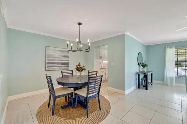 Fort Pierce, FL 34952,215 Manatee LN B