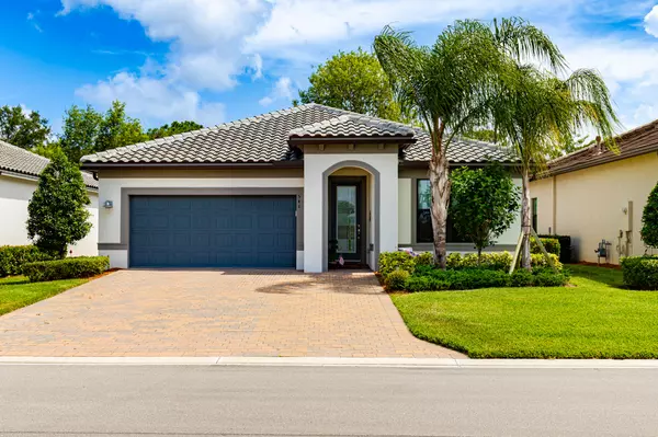 548 SE Villandry WAY, Port Saint Lucie, FL 34984