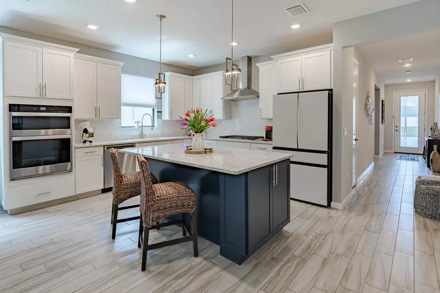 548 SE Villandry WAY, Port Saint Lucie, FL 34984