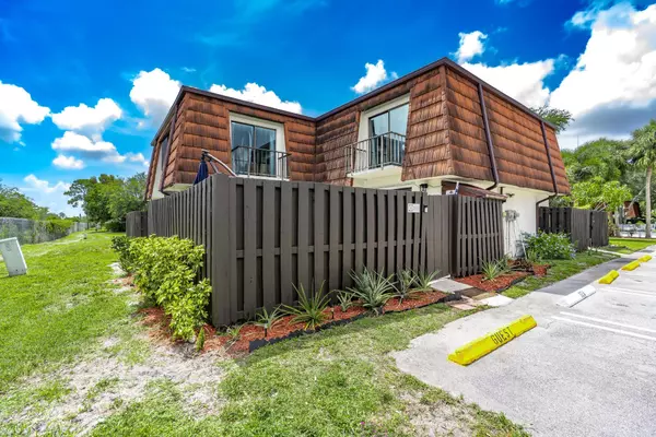 Greenacres, FL 33415,2140 White Pine CIR A