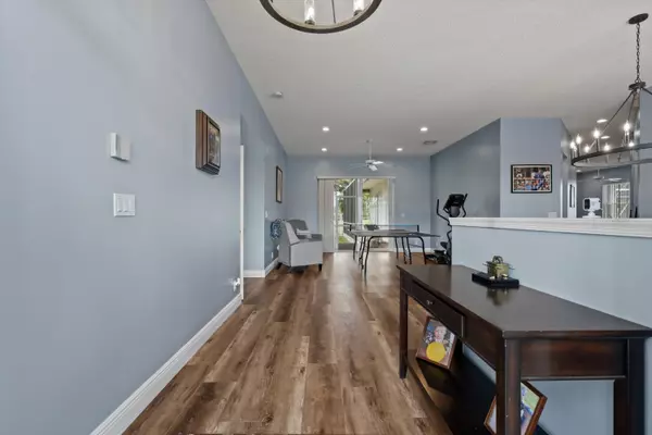 Lake Worth, FL 33463,6380 Bridgeport LN