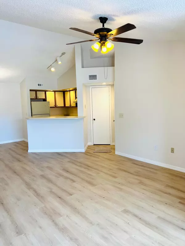 West Palm Beach, FL 33409,1401 Village BLVD 1125