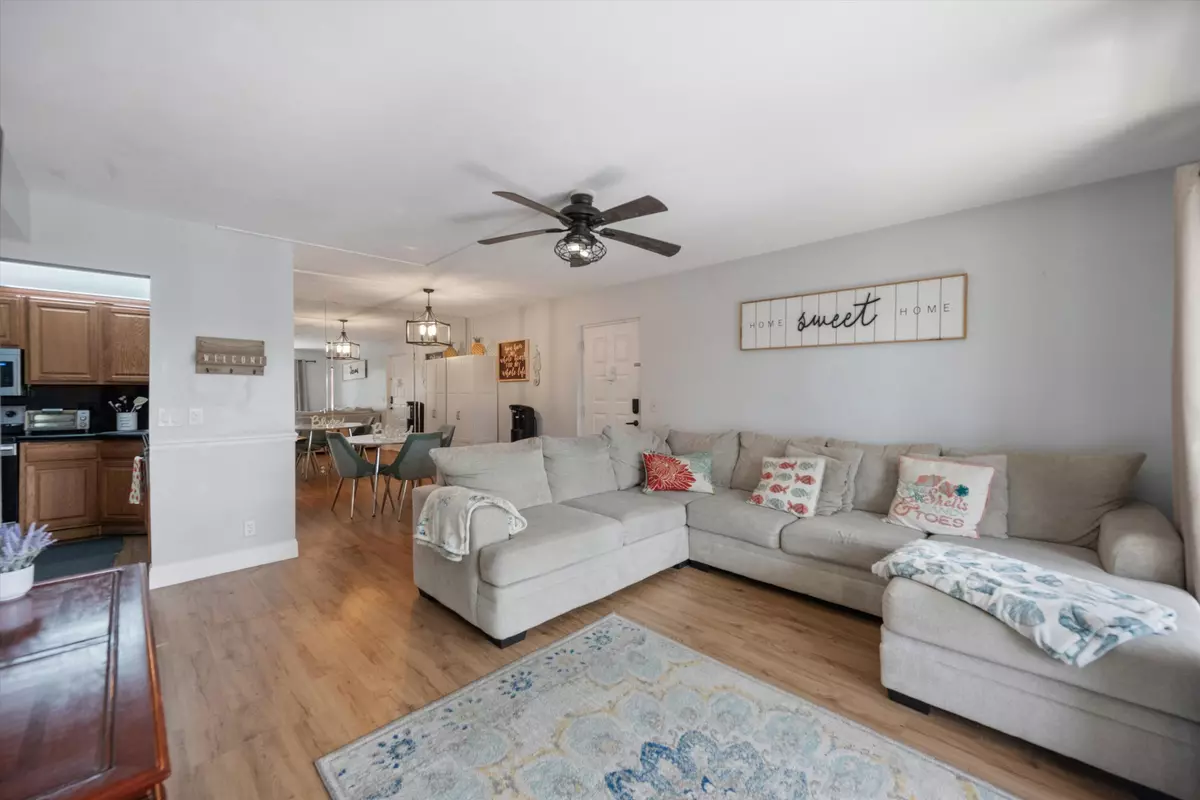 Greenacres, FL 33415,624 Sea Pine WAY A2