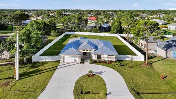 156 SW Paar DR, Port Saint Lucie, FL 34953