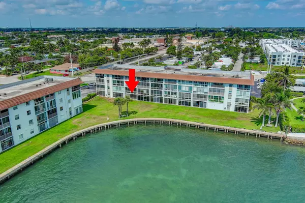 2936 Lake Shore DR 108, Riviera Beach, FL 33404
