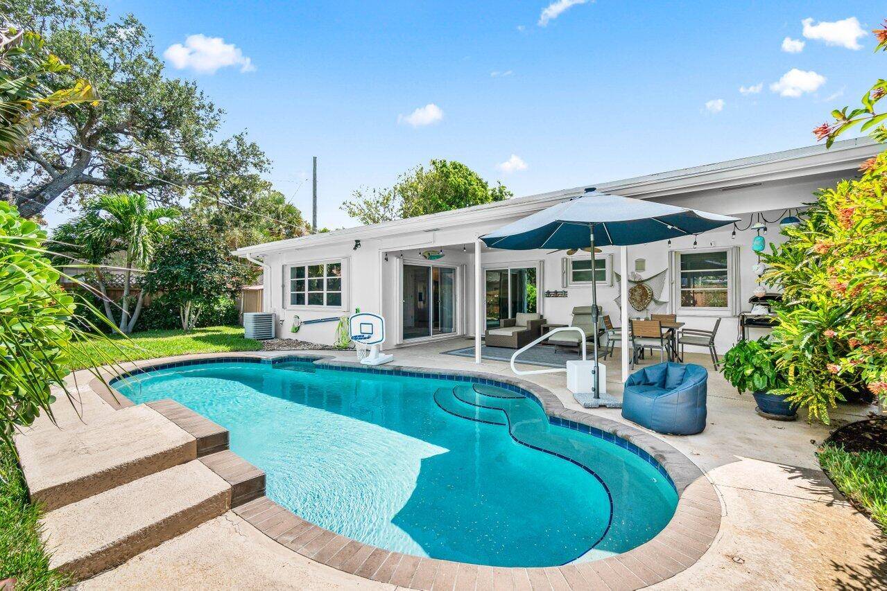 Lantana, FL 33462,817 S Lake DR