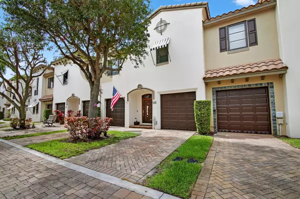 Hypoluxo, FL 33462,320 Via Villagio