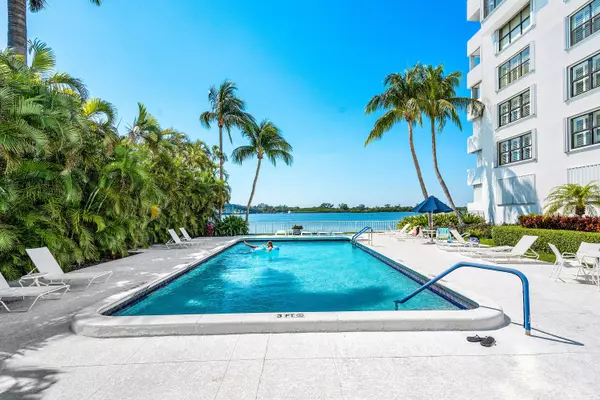 Palm Beach, FL 33480,2860 S Ocean BLVD 516