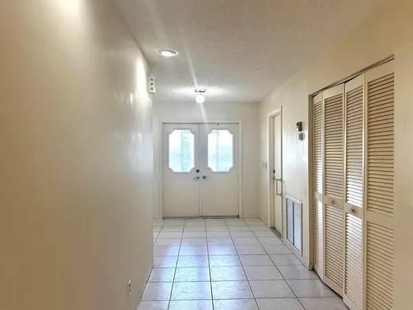 Lake Worth, FL 33467,5395 Alta WAY