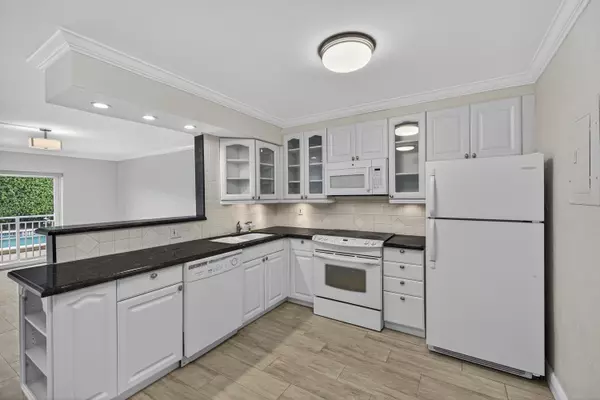 Fort Lauderdale, FL 33306,3220 Bayview DR 115