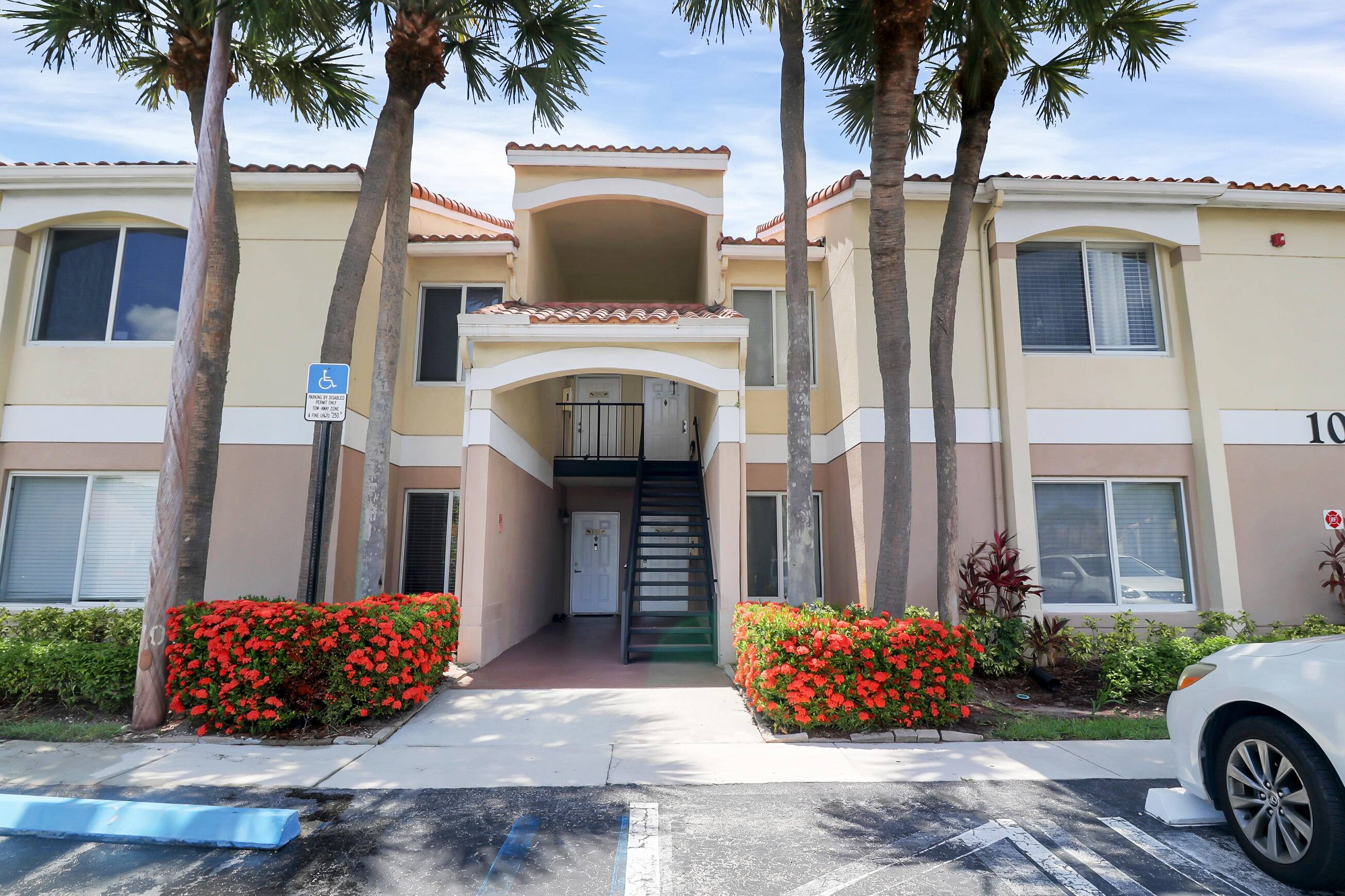 815 W Boynton Beach BLVD 10-202, Boynton Beach, FL 33426