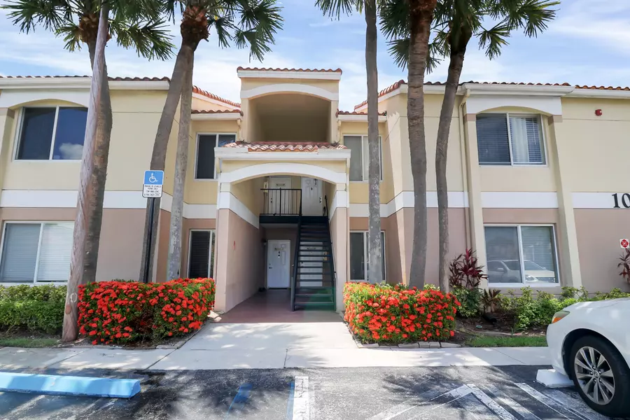 815 W Boynton Beach BLVD 10-202, Boynton Beach, FL 33426