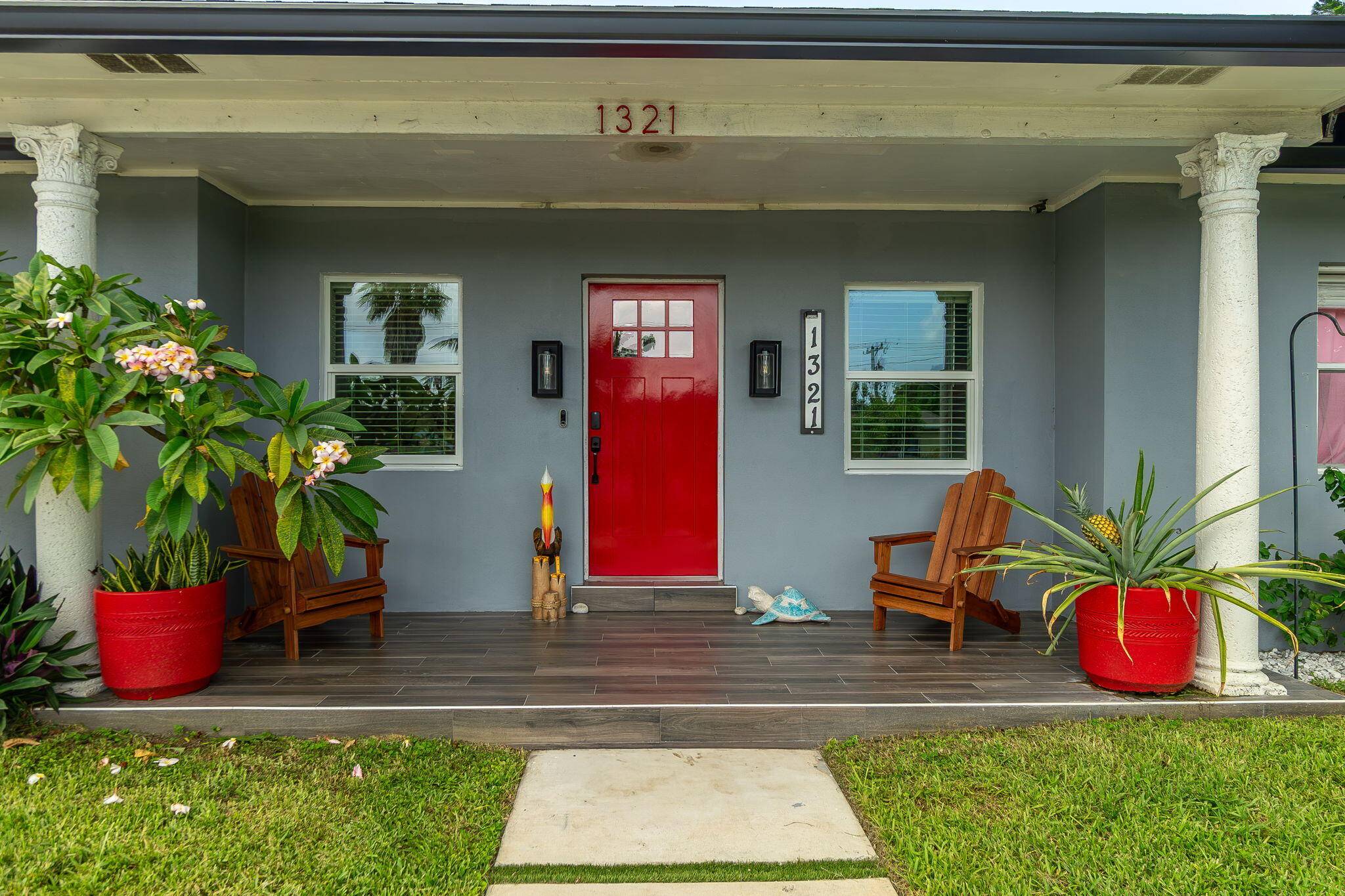 Lantana, FL 33462,1321 W Mango ST