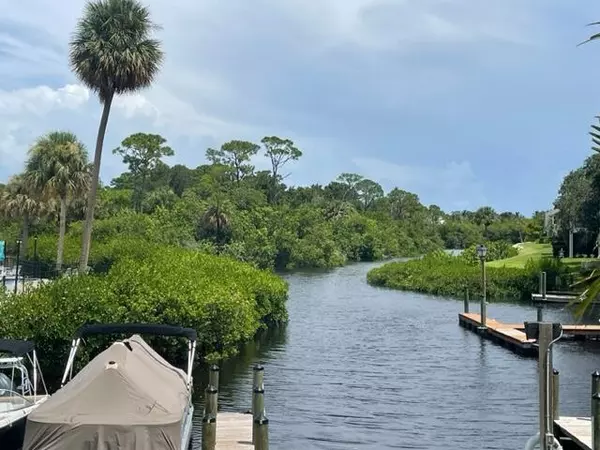 1551 NE 13th TER 15, Jensen Beach, FL 34957