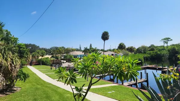 Jensen Beach, FL 34957,1551 NE 13th TER 15