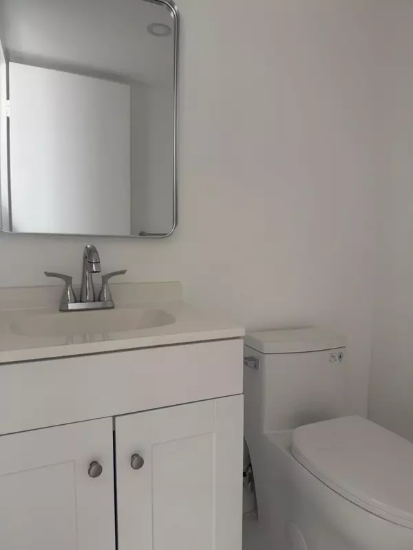 Delray Beach, FL 33446,42 Valencia B