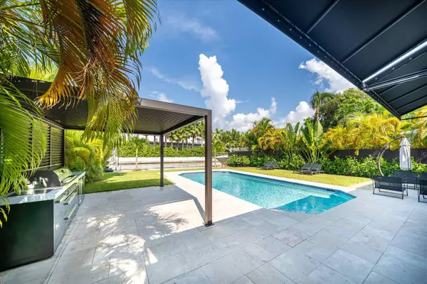 Miami Beach, FL 33141,7610 Bayside LN