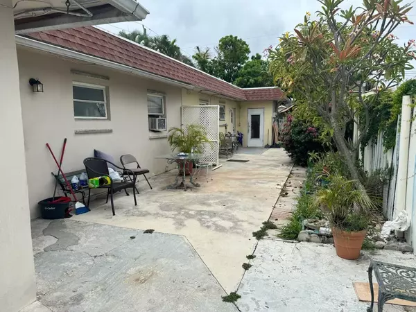 West Palm Beach, FL 33405,4601 Lake AVE