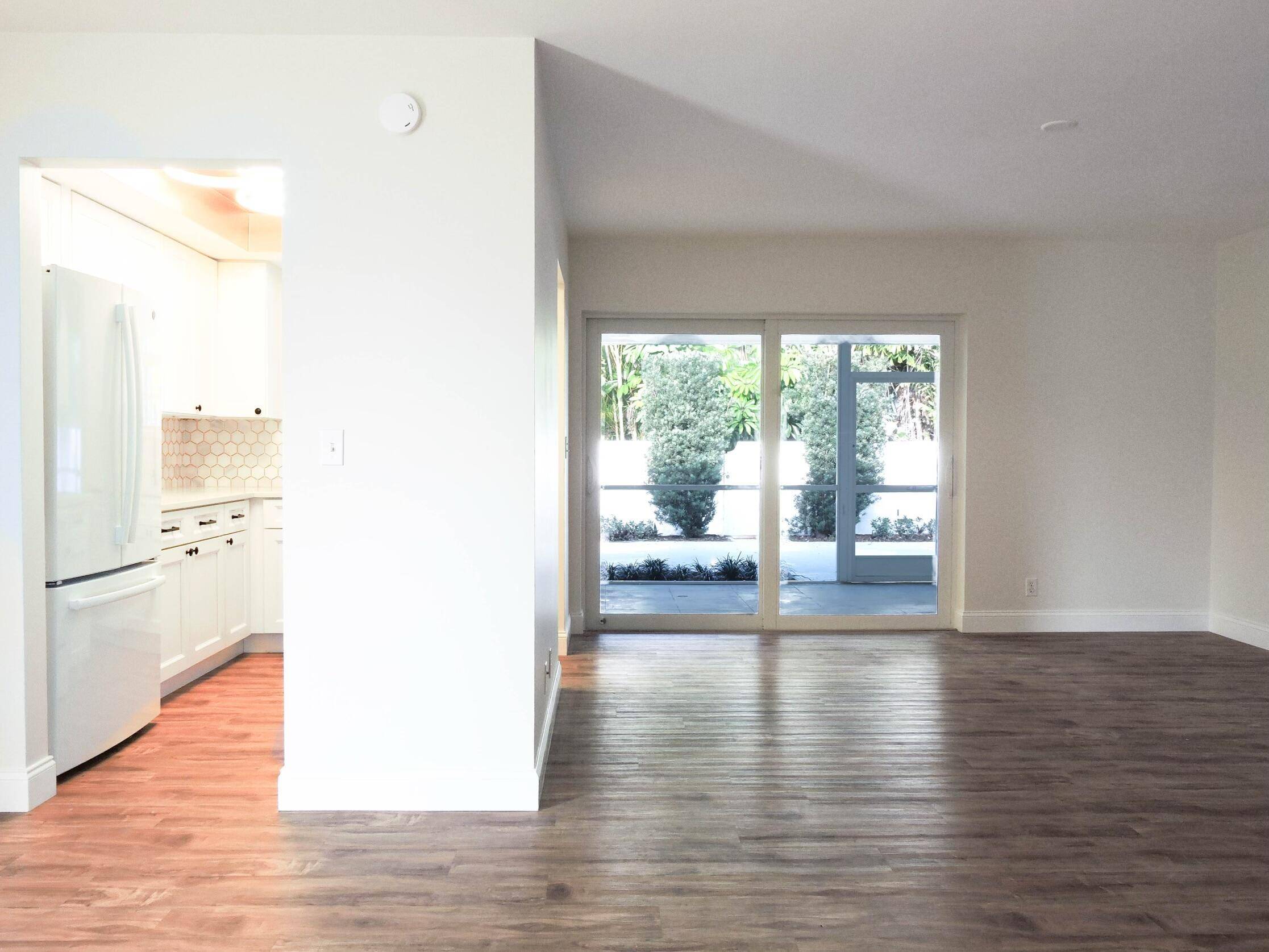 North Palm Beach, FL 33408,136 Yacht Club DR 9