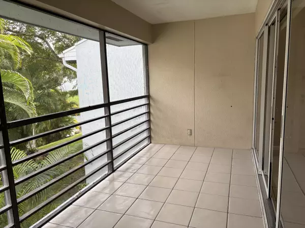 Boca Raton, FL 33433,6165 Old Court RD 223