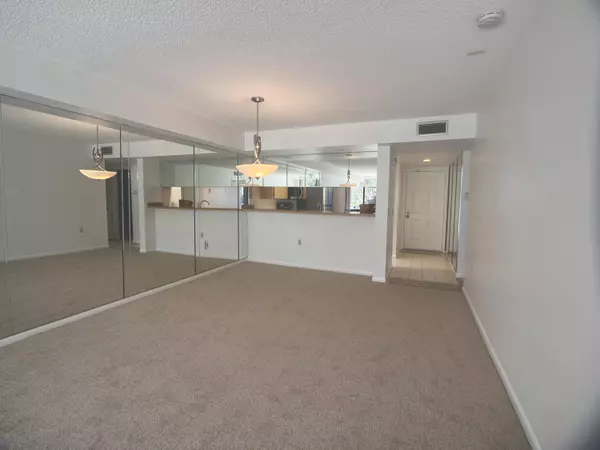 West Palm Beach, FL 33409,2581 Village BLVD 205