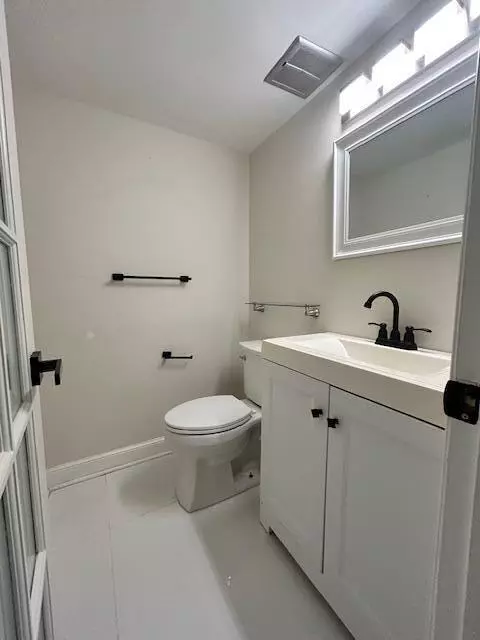 Deerfield Beach, FL 33441,808 SE 7th ST 107