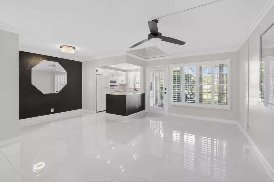 808 SE 7th ST 107, Deerfield Beach, FL 33441