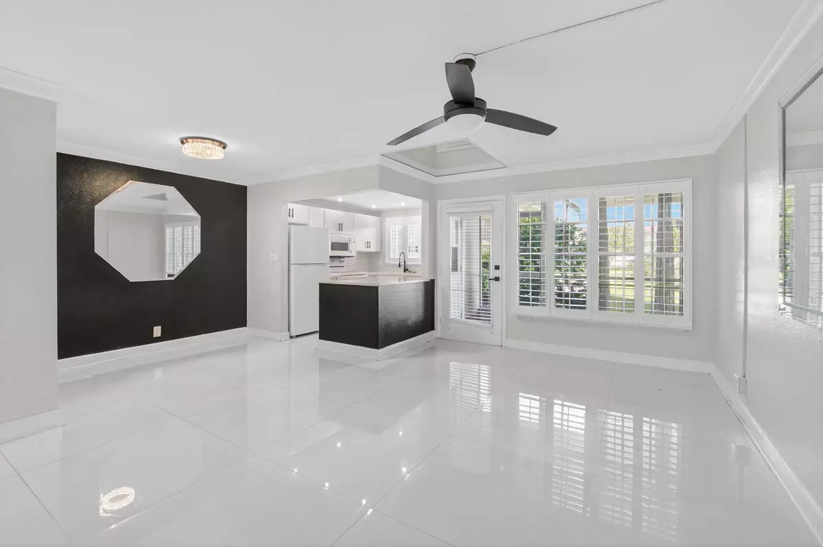 Deerfield Beach, FL 33441,808 SE 7th ST 107