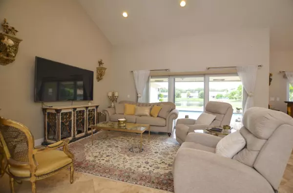 Boca Raton, FL 33434,2541 NW 39th ST
