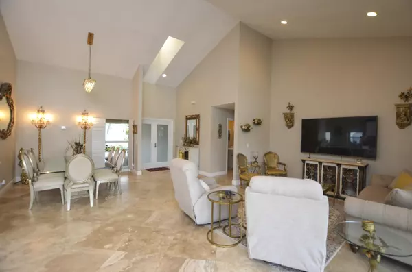 Boca Raton, FL 33434,2541 NW 39th ST