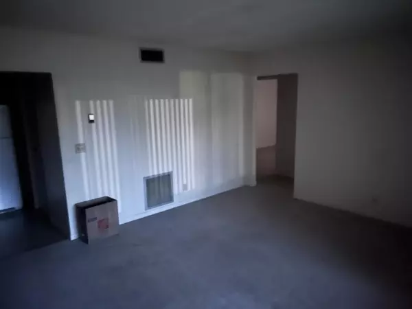 Greenacres, FL 33463,414 Pine Glen LN B-1