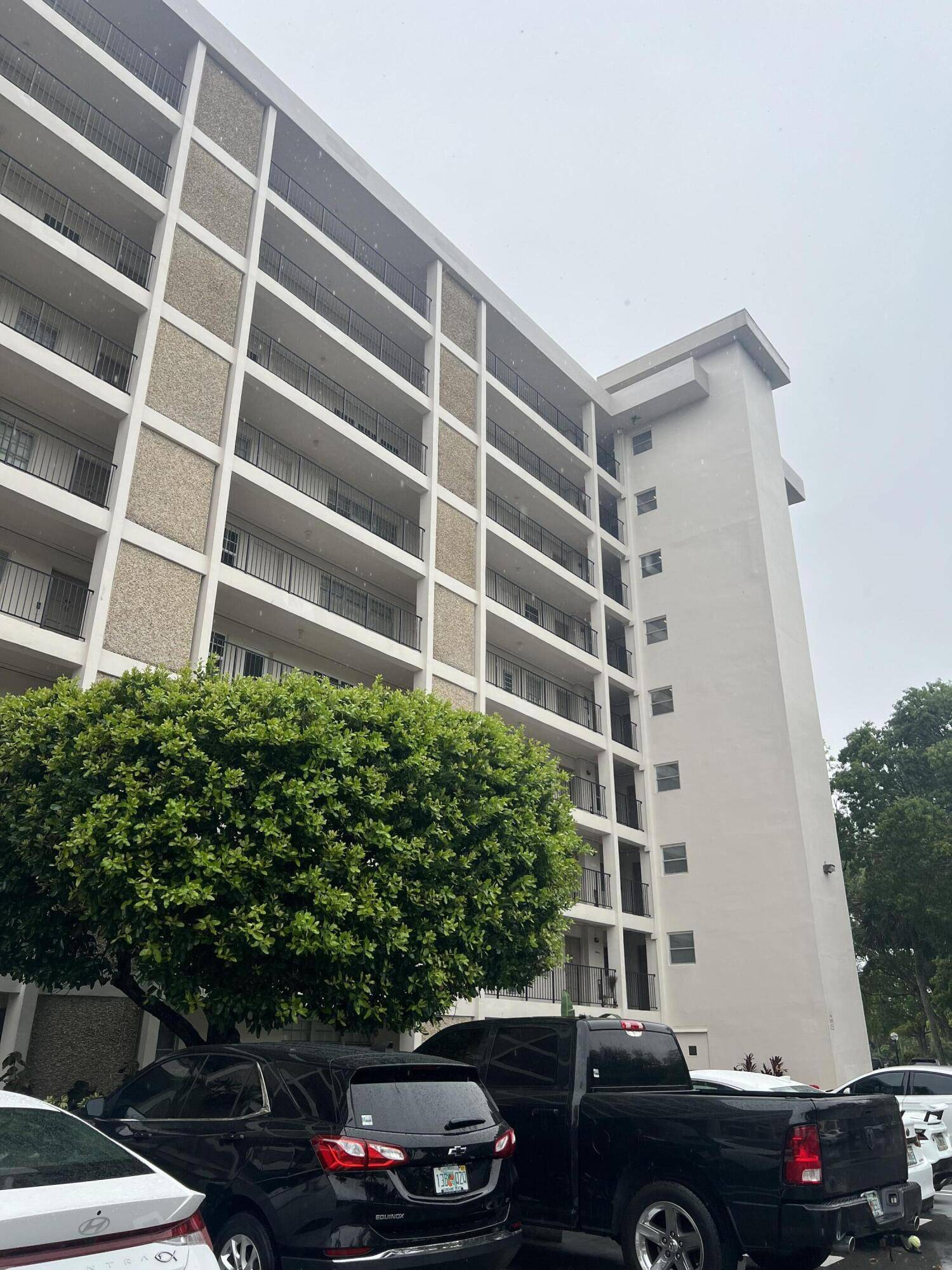 3300 N Palm Aire DR 901, Pompano Beach, FL 33069