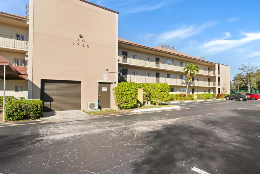 7750 NW 50th ST 106, Lauderhill, FL 33351