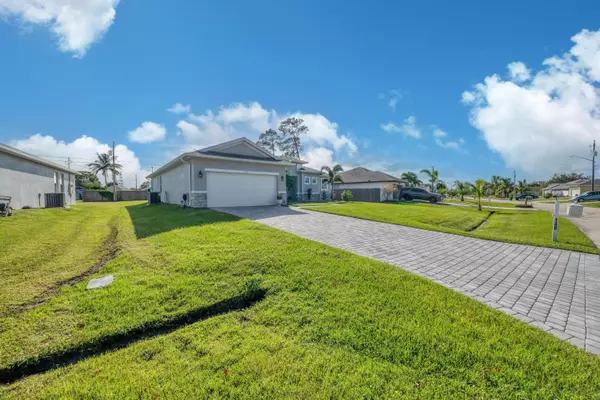 Port Saint Lucie, FL 34953,148 SW Sea Lion RD