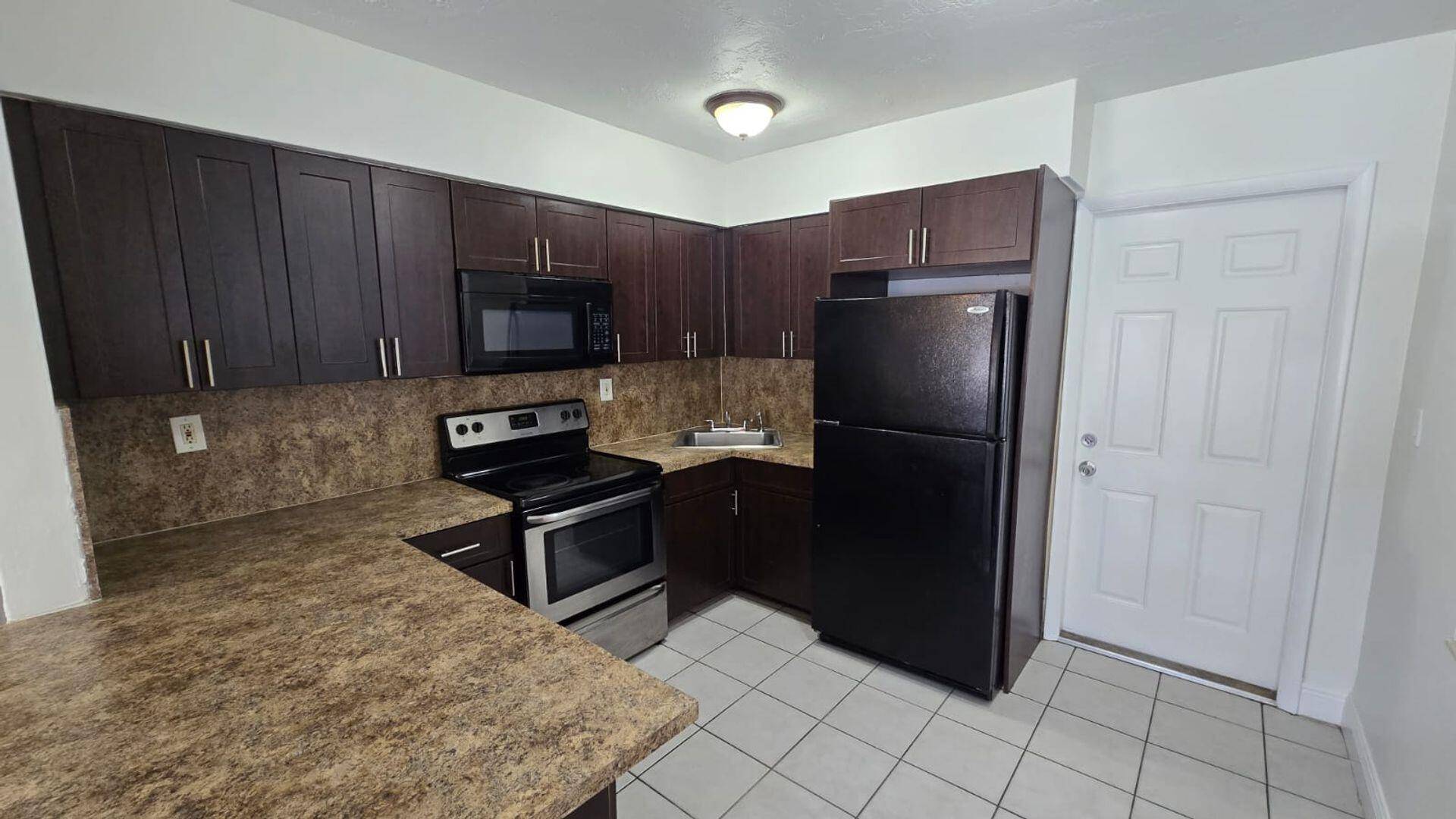 Miramar, FL 33023,6134 SW S 40th CT N
