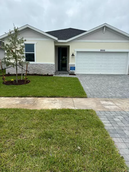 8666 Dahlia CIR, Port Saint Lucie, FL 34986