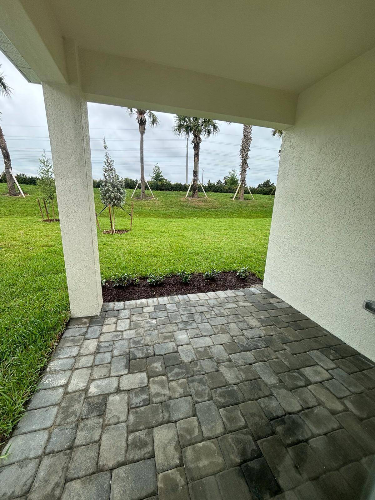 Port Saint Lucie, FL 34986,8666 Dahlia CIR