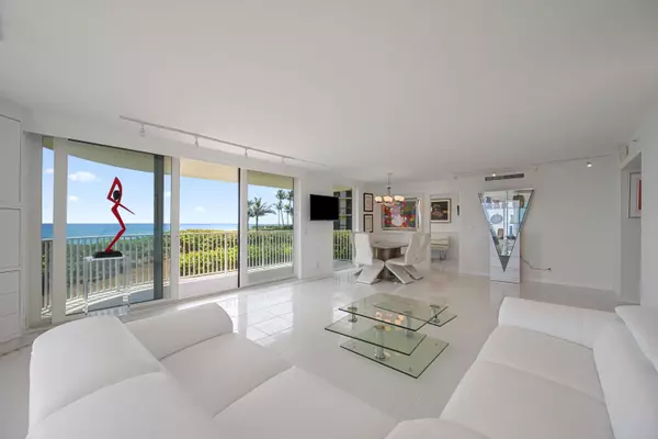 Palm Beach, FL 33480,3360 S Ocean BLVD 2eii