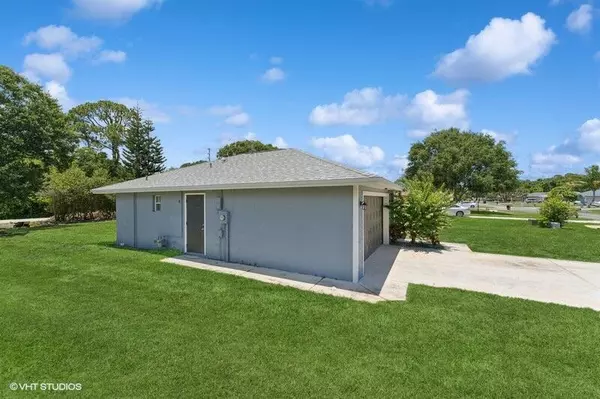 Fort Pierce, FL 34946,2205 Jo Haywood DR