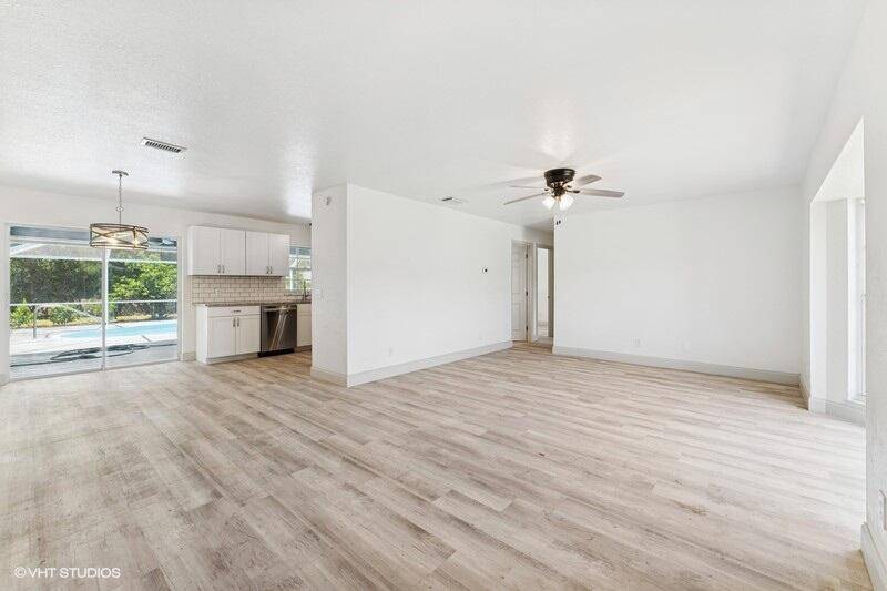 Fort Pierce, FL 34946,2205 Jo Haywood DR