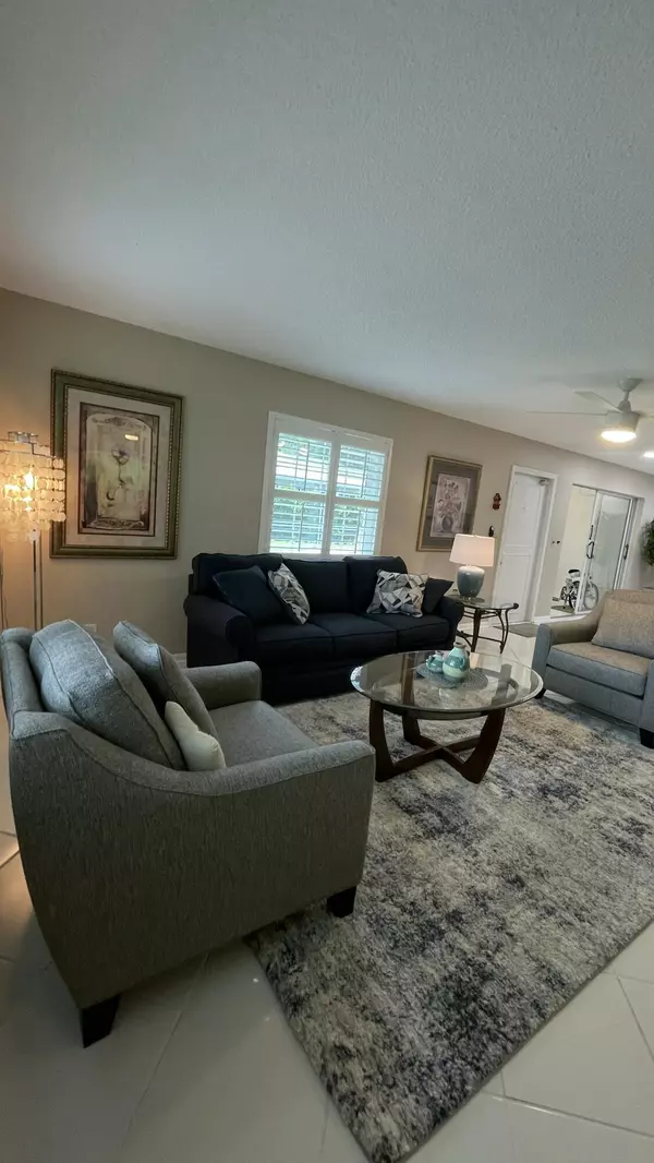 Boynton Beach, FL 33436,10140 S 44th DR 372