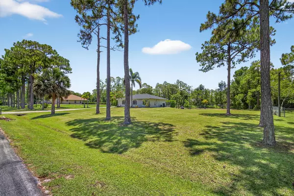 Loxahatchee, FL 33470,17354 N 64th PL