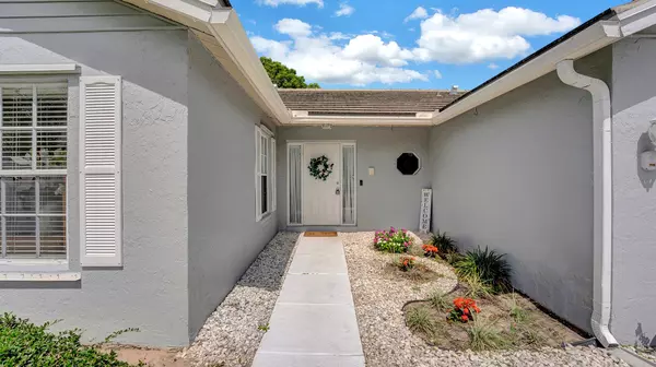 Boynton Beach, FL 33437,9858 Holly Hill DR