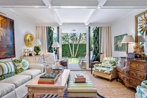 Palm Beach, FL 33480,100 Royal Palm WAY F1