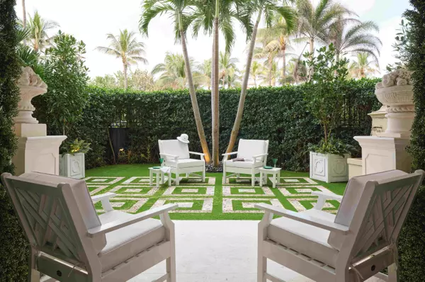 Palm Beach, FL 33480,100 Royal Palm WAY F1