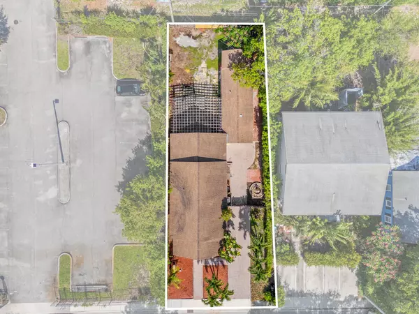 Lake Worth Beach, FL 33460,909 N L ST