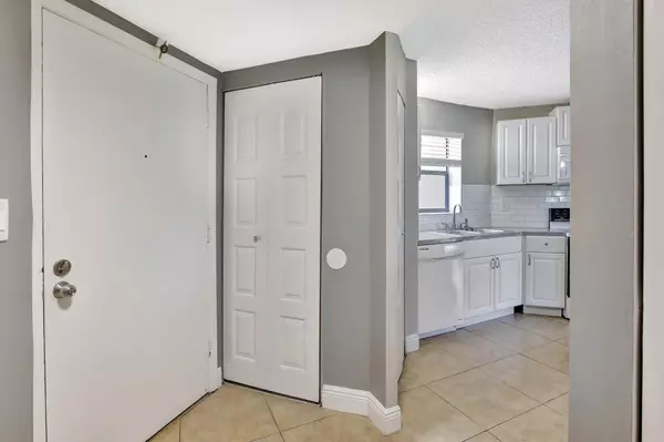 Plantation, FL 33317,6855 W Broward BLVD 406