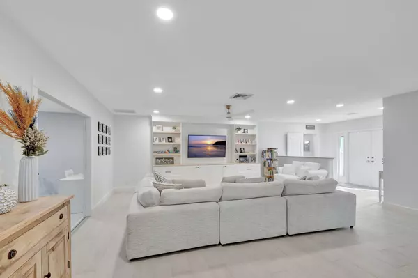 Boynton Beach, FL 33436,15 Holly DR